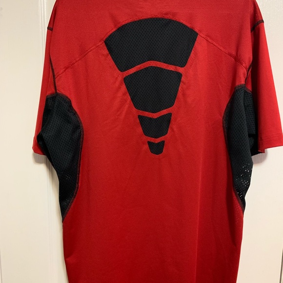 Nike Pro Combat Athletic Training T-Shirt - Picture 11 of 12